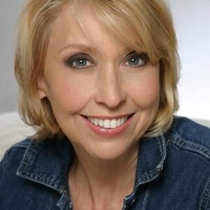 تصویر هنرمند Julie Halston