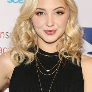 تصویر هنرمند Audrey Whitby