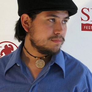 تصویر هنرمند César Ámigo Aguilar