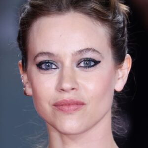 تصویر هنرمند Lou de Laâge