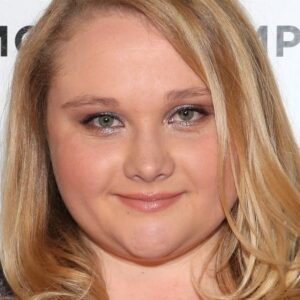 تصویر هنرمند Danielle Macdonald