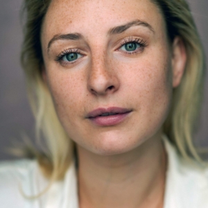 تصویر هنرمند Lois Brabin-Platt