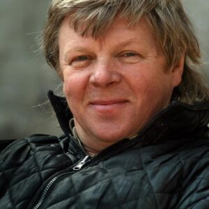 تصویر هنرمند Sergey Astakhov