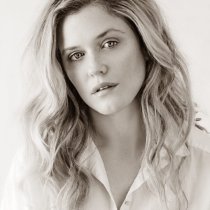تصویر هنرمند Harriet Dyer