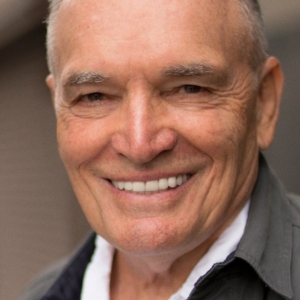 تصویر هنرمند Tom Bower