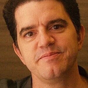 تصویر هنرمند Aaron Schneider