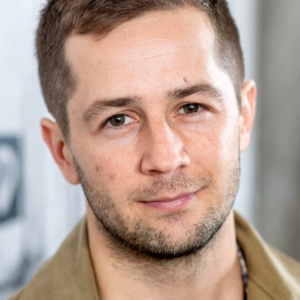 تصویر هنرمند Michael Angarano