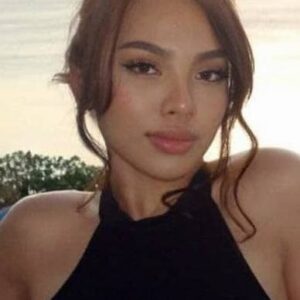 تصویر هنرمند Mia Cruz