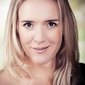 تصویر هنرمند Pandora Clifford