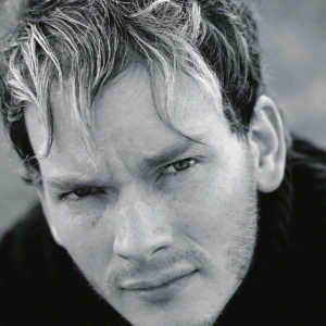 تصویر هنرمند Kevin Lucero Less