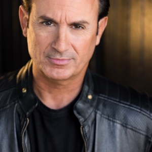 تصویر هنرمند Julian Flynn