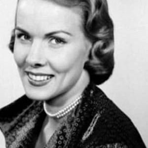 تصویر هنرمند Loni Nest