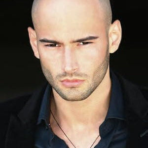 تصویر هنرمند Christian Monzon