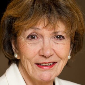 تصویر هنرمند Joan Bakewell