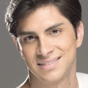 تصویر هنرمند Cesar Flores