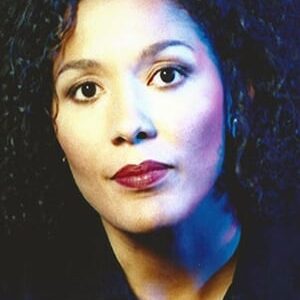 تصویر هنرمند Caroline Lee-Johnson