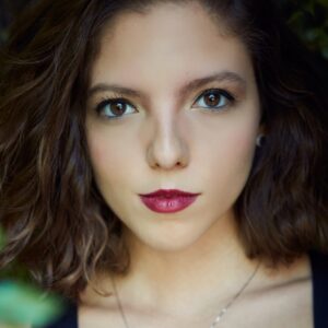 تصویر هنرمند Esin Aydingoz