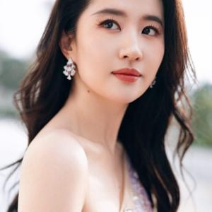 تصویر هنرمند Liu Yifei