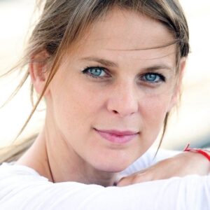 تصویر هنرمند Hillary Baack