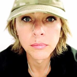 تصویر هنرمند M.J. Bassett