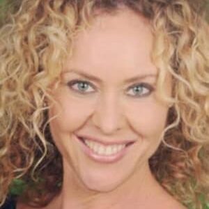 تصویر هنرمند Arzu Budak