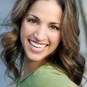 تصویر هنرمند Julia Lea Wolov