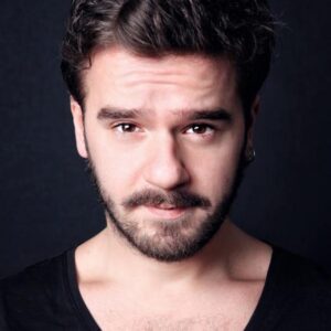 تصویر هنرمند Buğra Özmüldür