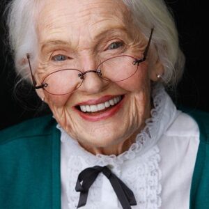 تصویر هنرمند Fiona Hale