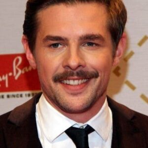 تصویر هنرمند Klaas Heufer-Umlauf