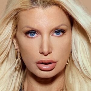 تصویر هنرمند Brittany Andrews