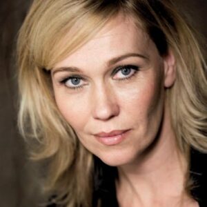 تصویر هنرمند Outi Mäenpää