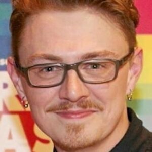 تصویر هنرمند Adrian Powers