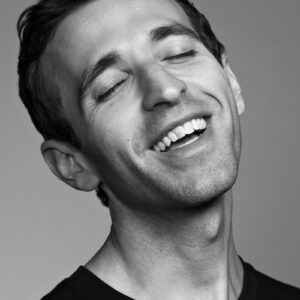 تصویر هنرمند Anthony Roth Costanzo