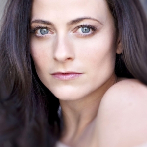 تصویر هنرمند Lara Pulver
