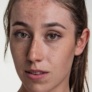 تصویر هنرمند Chloe Endean