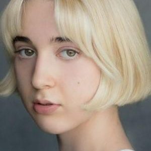 تصویر هنرمند Maisie Ayres