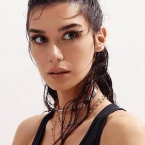 تصویر هنرمند Burcu Kiratli