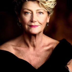 تصویر هنرمند Tina Bursill