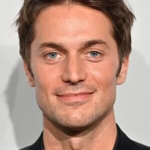 تصویر هنرمند Lucas Bravo