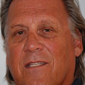 تصویر هنرمند Gene Hartline