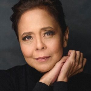 تصویر هنرمند Dolly de Leon