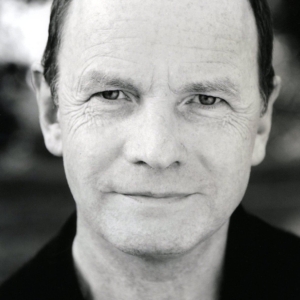 تصویر هنرمند Simon Chandler