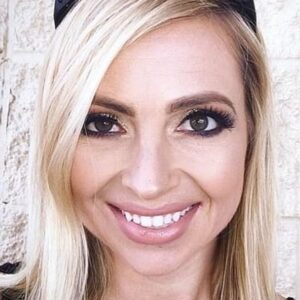 تصویر هنرمند Elizabeth Swaney