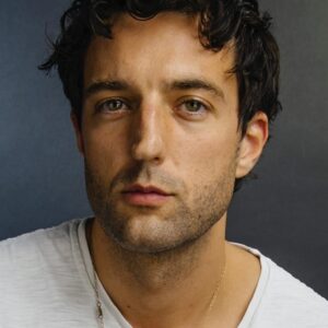 تصویر هنرمند Zachary Mooren