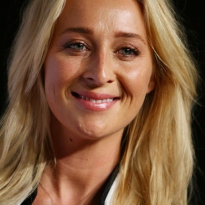 تصویر هنرمند Asher Keddie