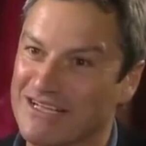 تصویر هنرمند Gavin Esler