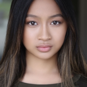 تصویر هنرمند Chloe Adona