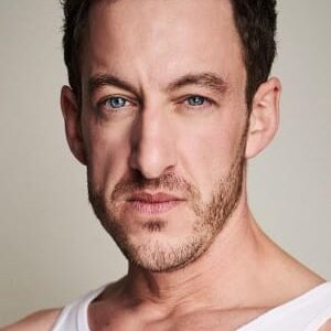 تصویر هنرمند Oliver Powell