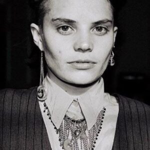 تصویر هنرمند Edythe Woolley