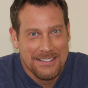 تصویر هنرمند Troy Brenna